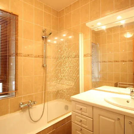 Apartment T3 Avec Parking A La Bourboule, A 500m Des Thermes Et Du Centre, Wifi Inclus - Fr-1-608-14