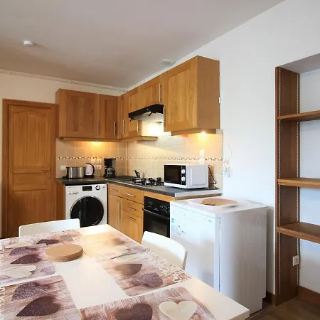 Apartament La Bourboule: T3 Confort, Parking, Wifi - Fr-1-608-14 Bourboule